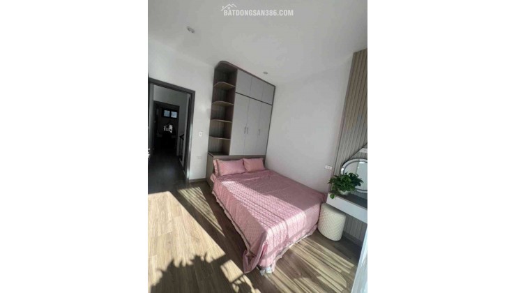 CHỈ  HƠN 8 TỶ - HOÀNG HOA THÁM TÂY HỒ - 35M- Ô TÔ GẦN NHÀ - NHÀ ĐẸP CHỈ XÁCH VA LY VÀO Ở  NGAY